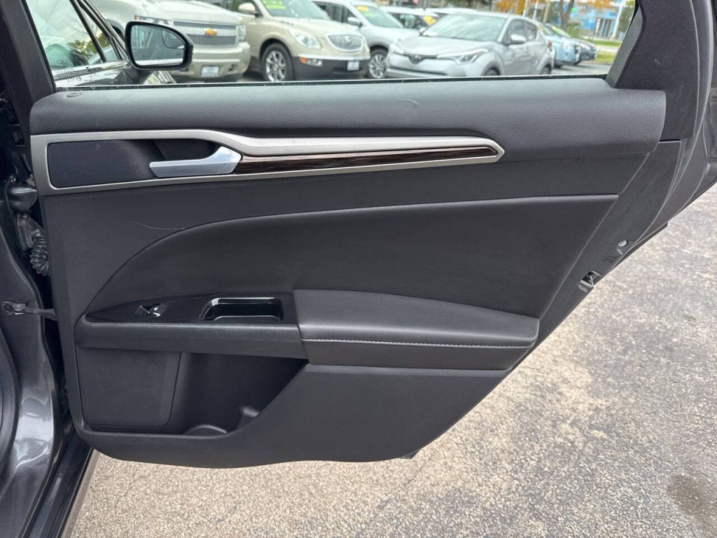 2015 Ford Fusion Image 12