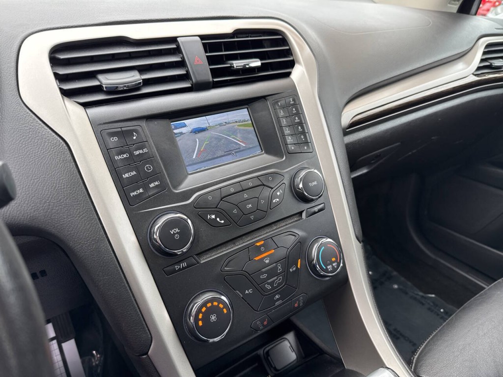 2015 Ford Fusion Image 22