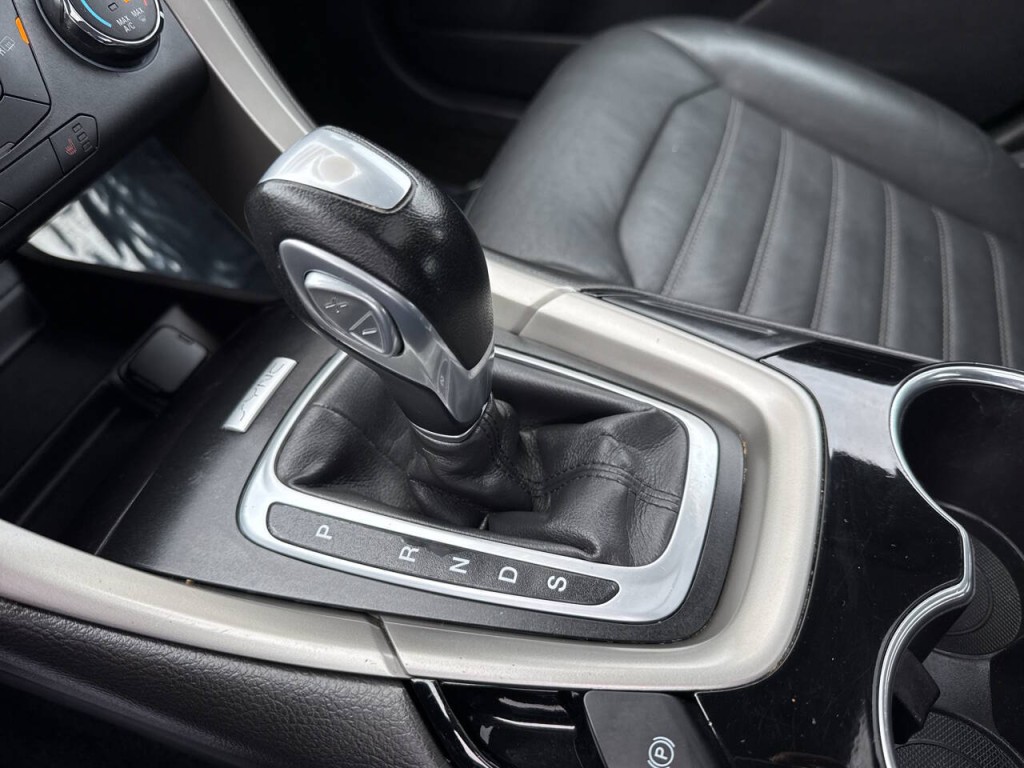 2015 Ford Fusion Image 25