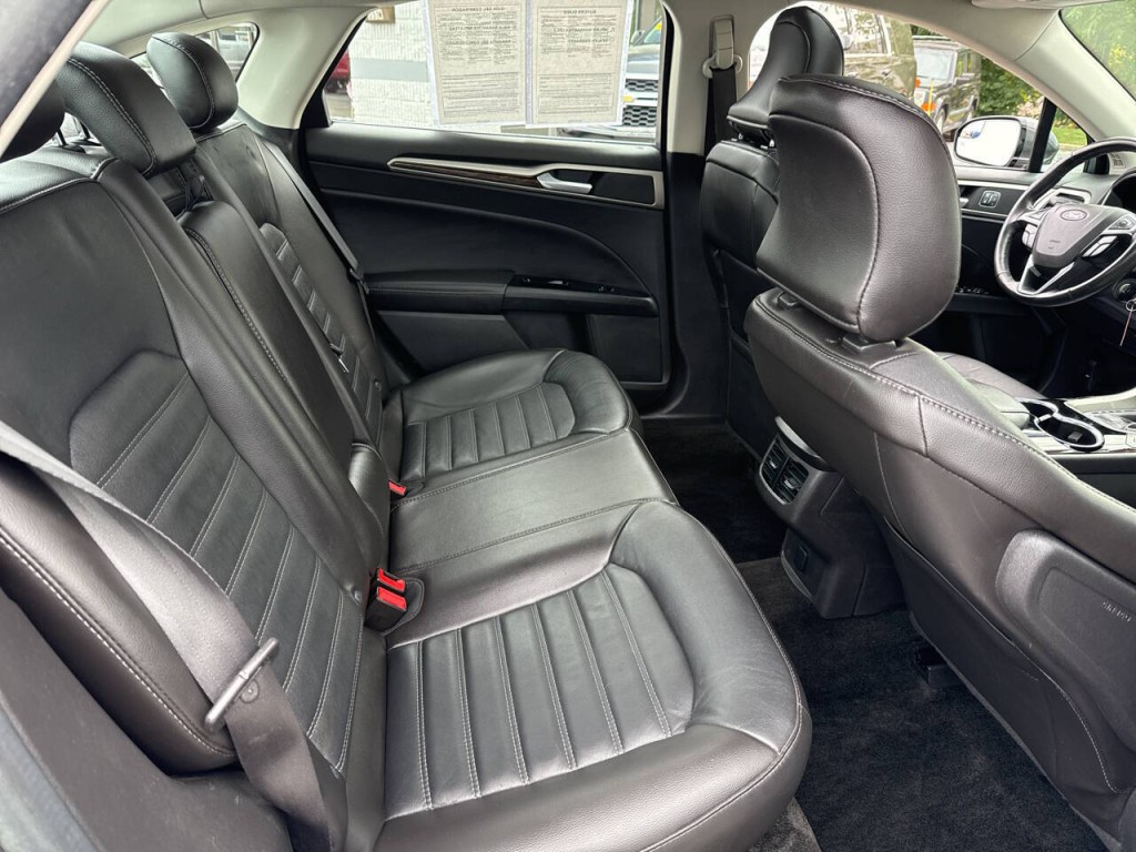 2015 Ford Fusion Image 45