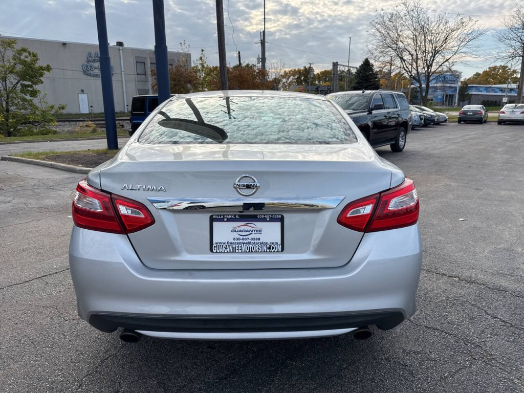 2017 Nissan Altima Image 8