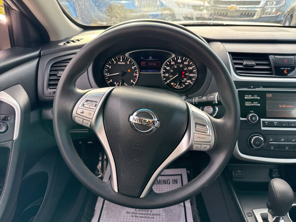 2017 Nissan Altima Image 21