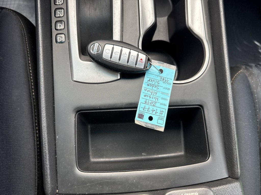 2017 Nissan Altima Image 29