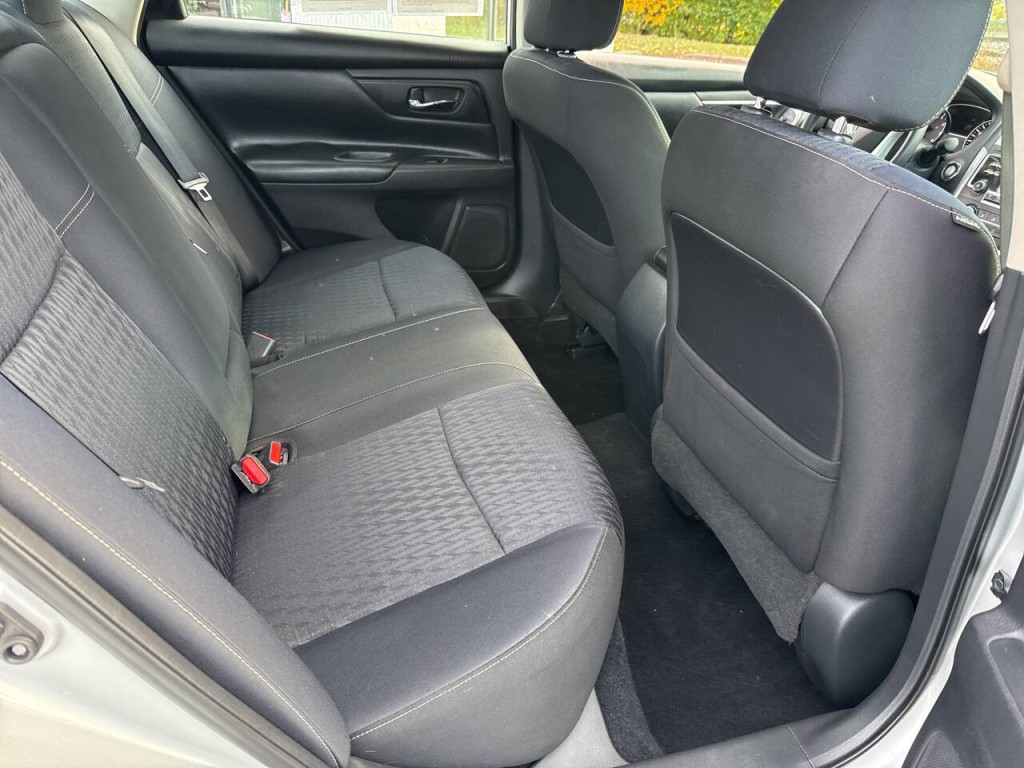 2017 Nissan Altima Image 42