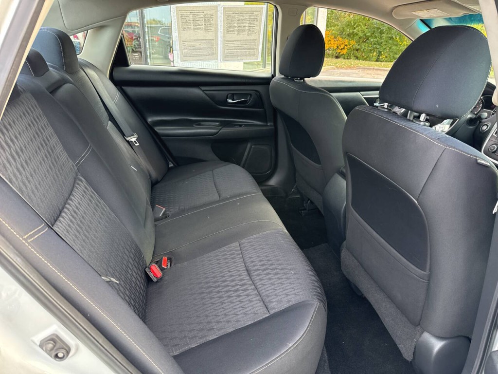 2017 Nissan Altima Image 43