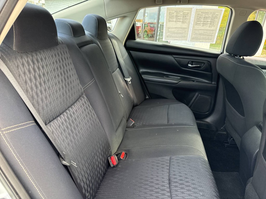2017 Nissan Altima Image 45