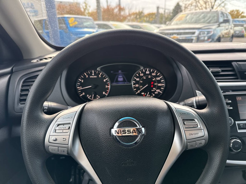 2017 Nissan Altima Image 22