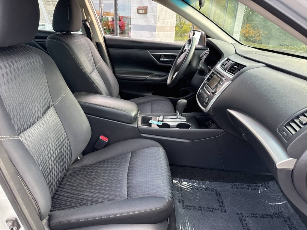 2017 Nissan Altima Image 42