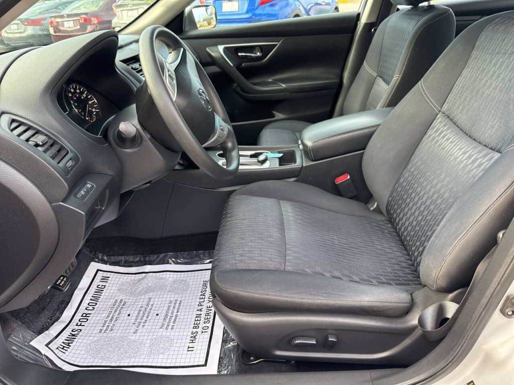 2017 Nissan Altima Image 31