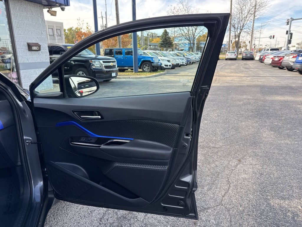 2021 Toyota C-HR Image 15