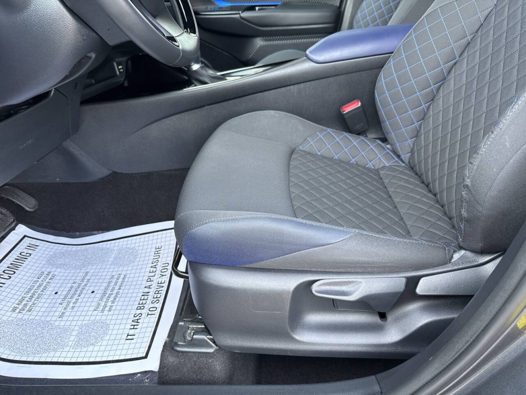 2021 Toyota C-HR Image 24