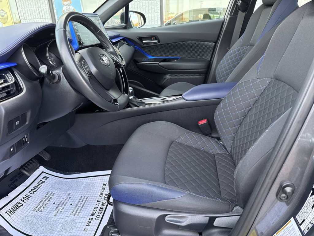 2021 Toyota C-HR Image 25