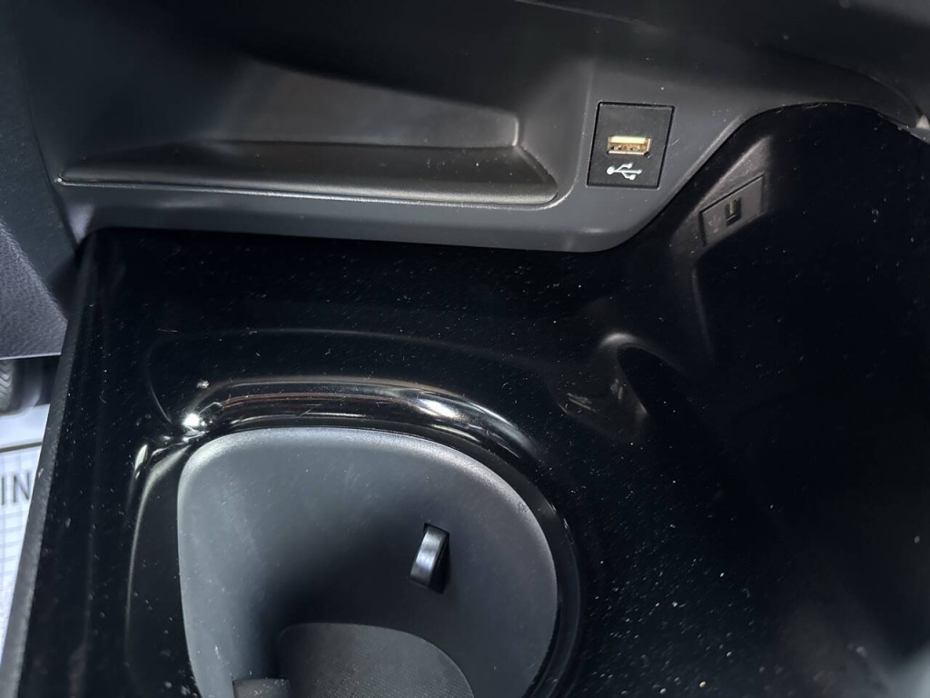 2021 Toyota C-HR Image 33