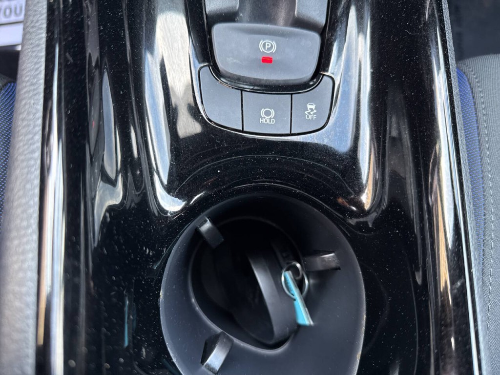 2021 Toyota C-HR Image 34