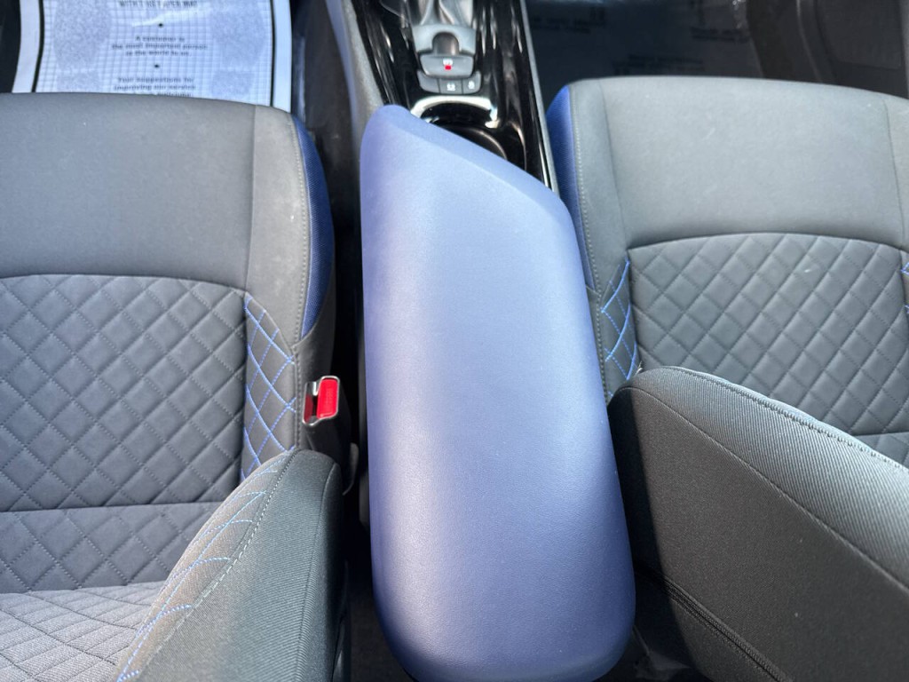 2021 Toyota C-HR Image 40