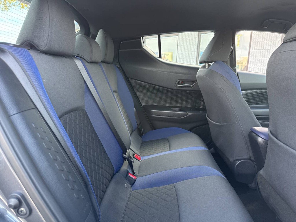 2021 Toyota C-HR Image 43