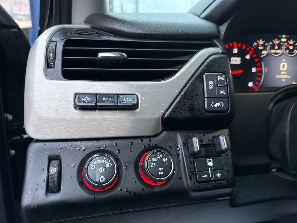 2016 GMC Yukon Image 18