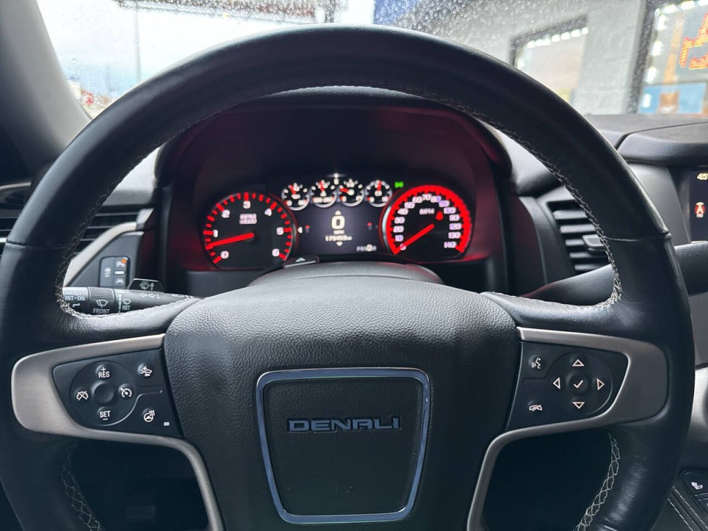 2016 GMC Yukon Image 24