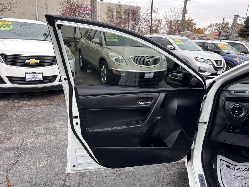 2019 Toyota Corolla Image 16