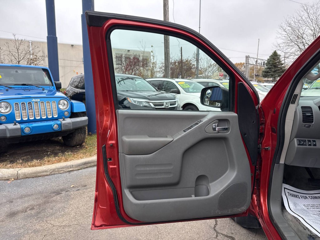 2016 Nissan Frontier Image 16