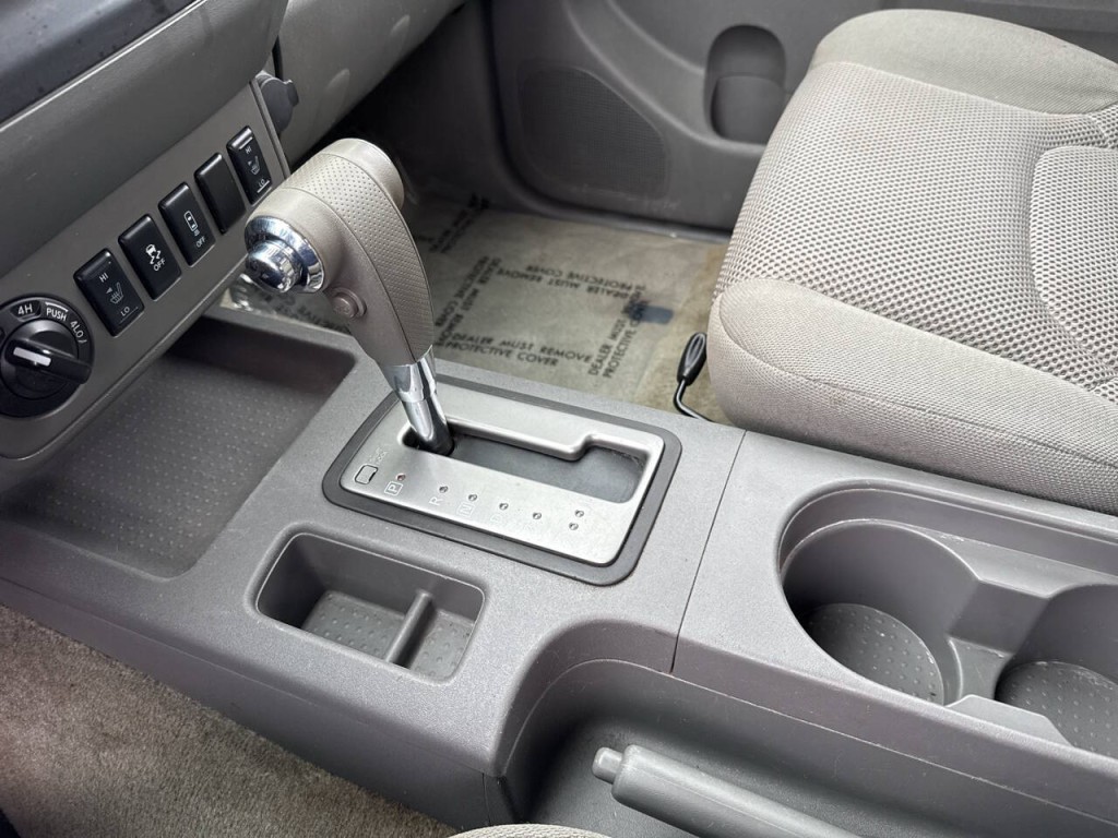 2016 Nissan Frontier Image 26