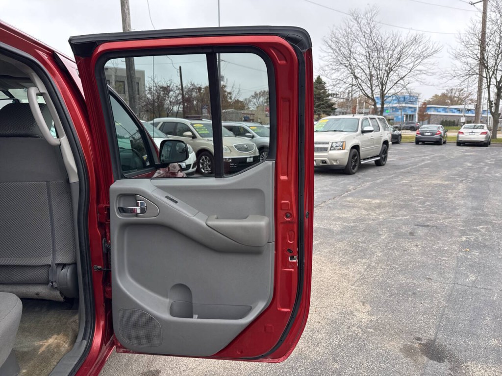 2016 Nissan Frontier Image 14