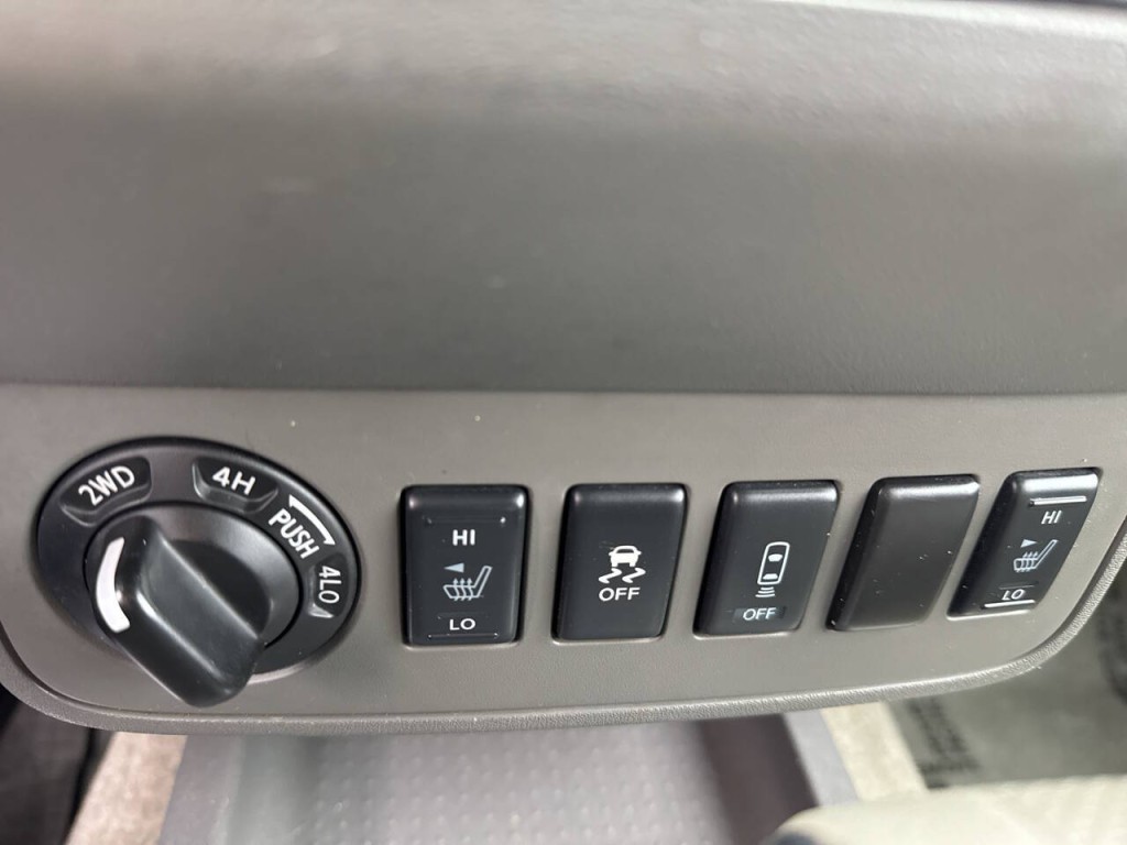 2016 Nissan Frontier Image 23