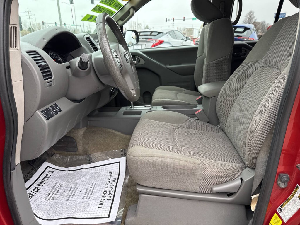 2016 Nissan Frontier Image 34