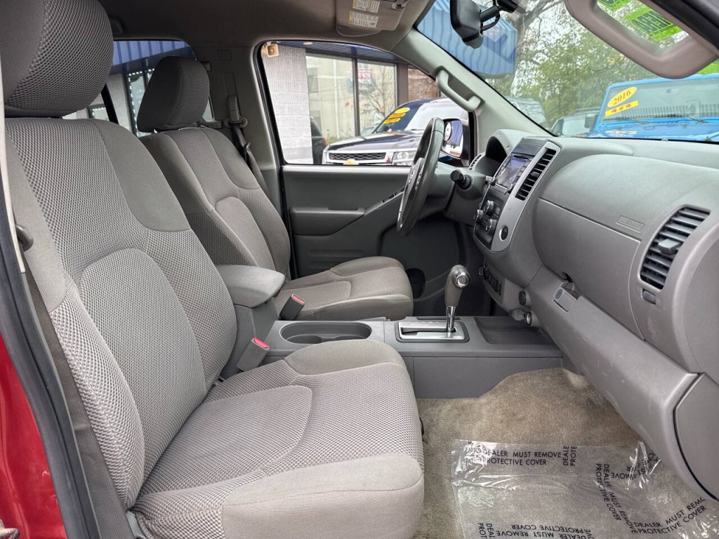 2016 Nissan Frontier Image 36