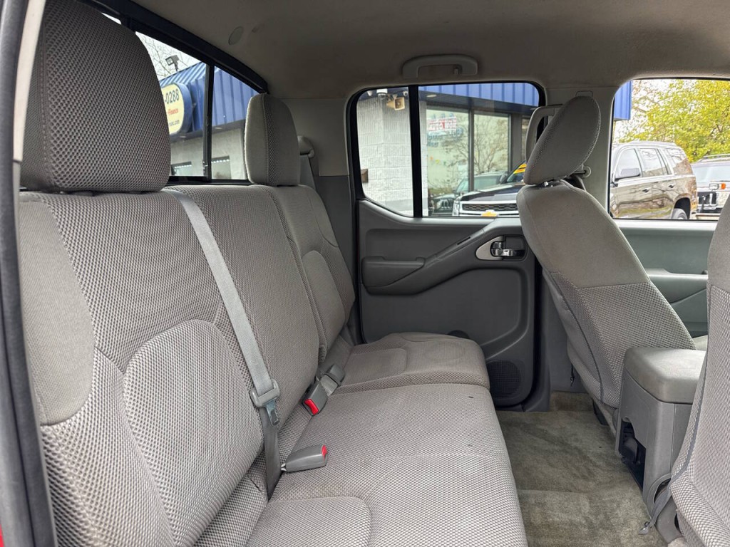 2016 Nissan Frontier Image 42