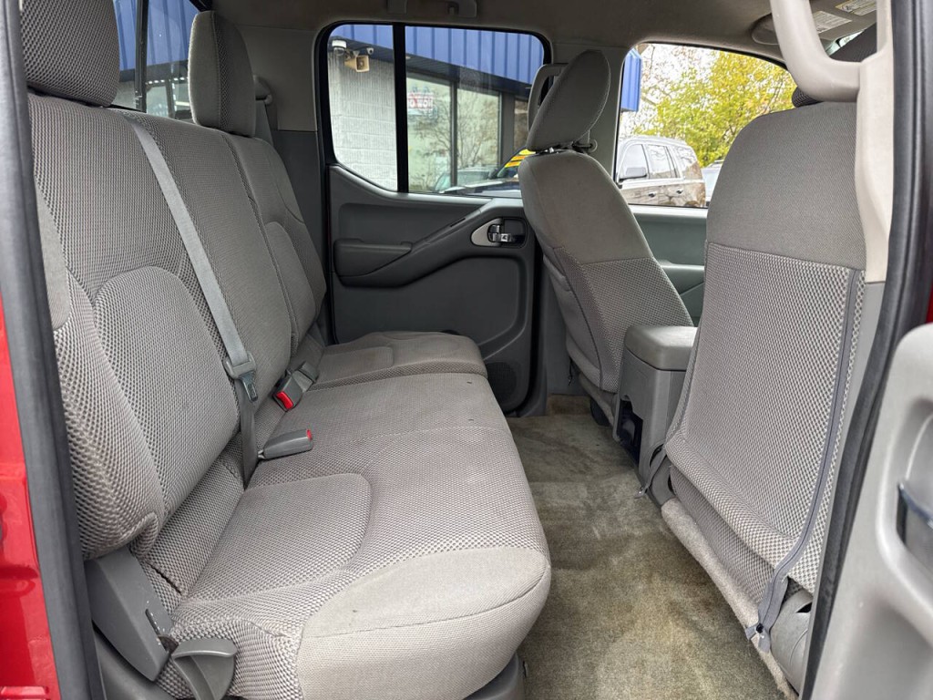 2016 Nissan Frontier Image 43