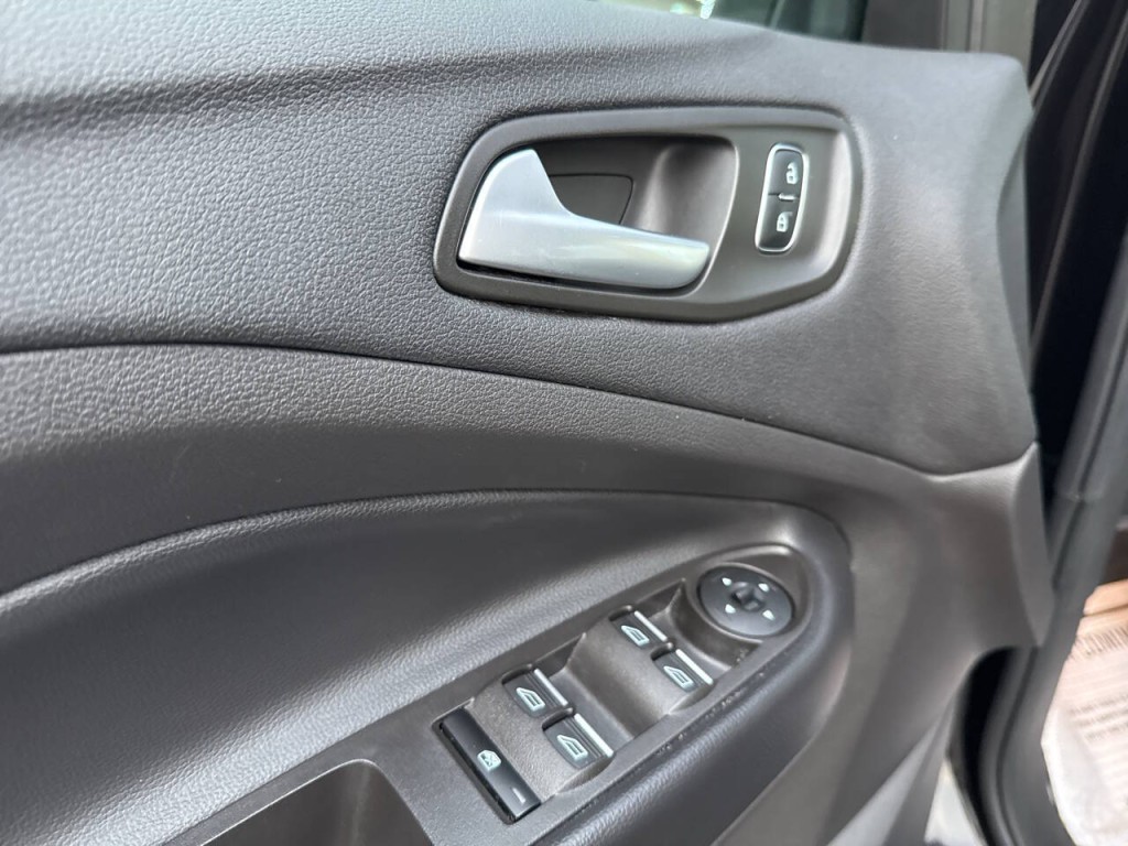 2019 Ford Escape Image 17