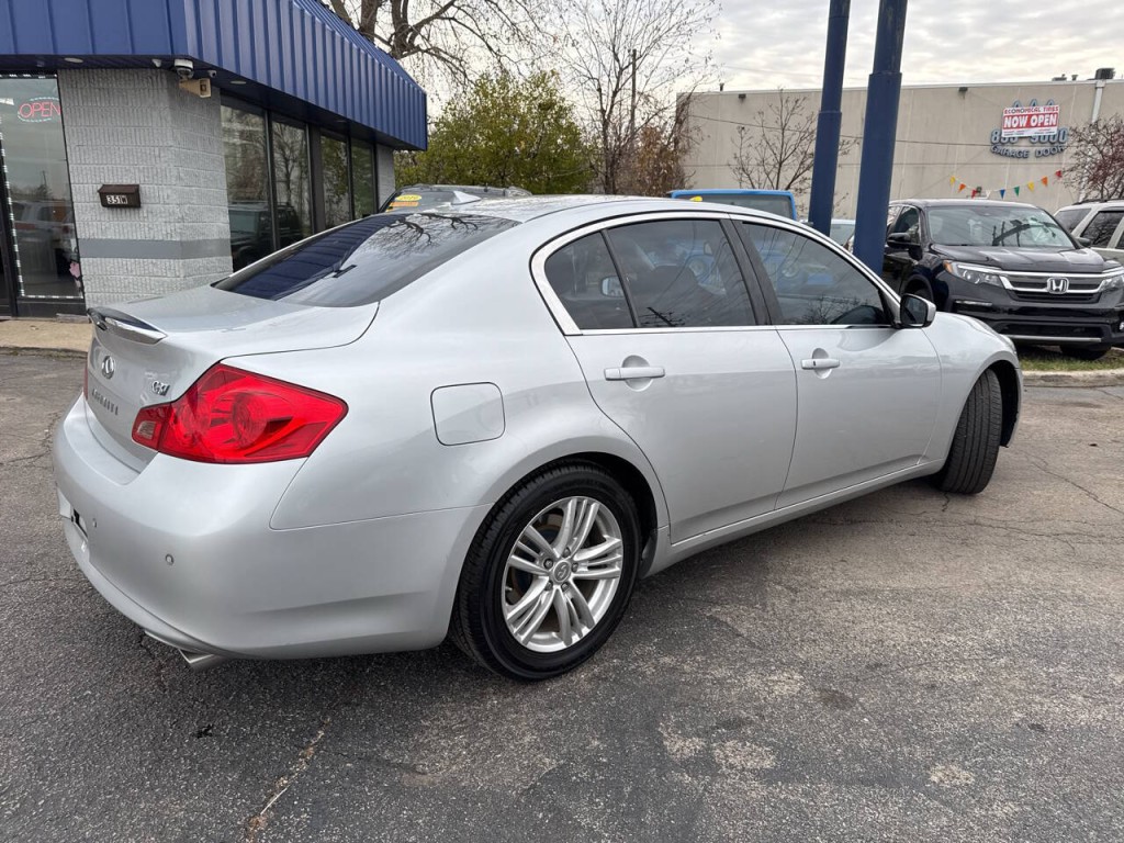 2010 INFINITI G37 Image 5