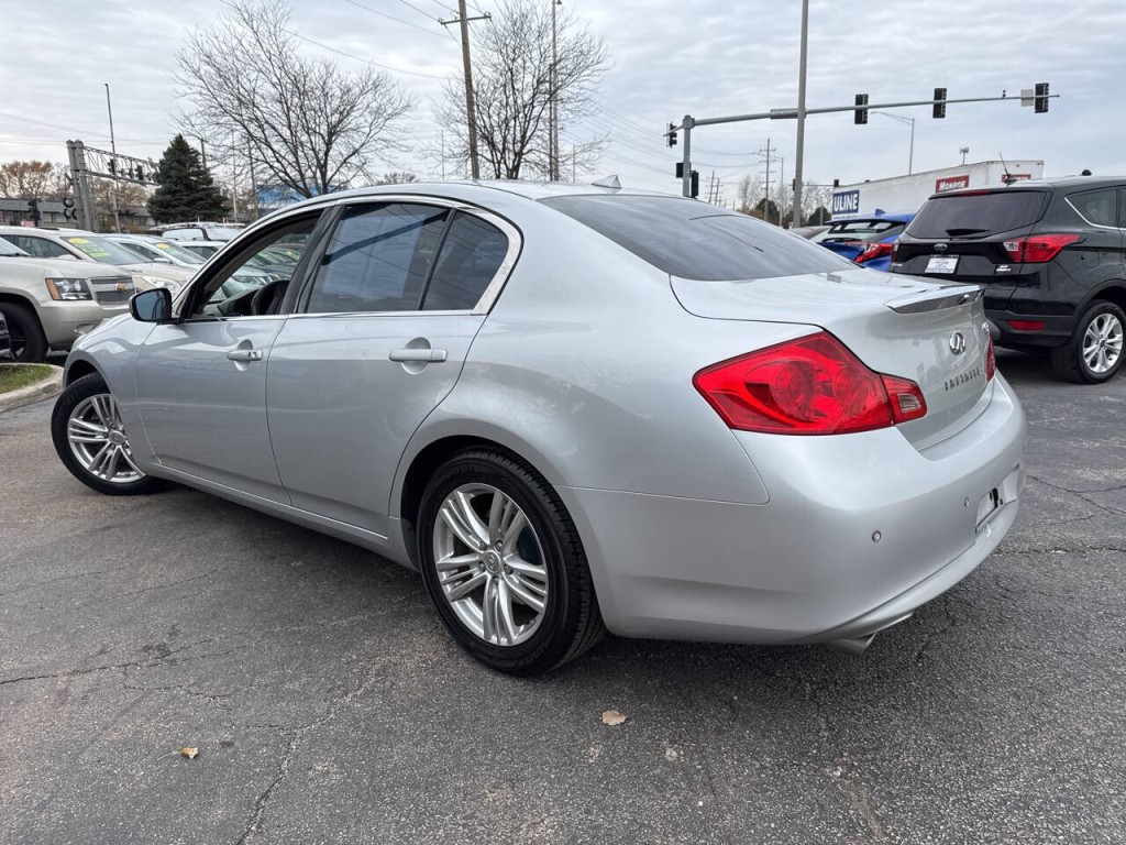 2010 INFINITI G37 Image 6
