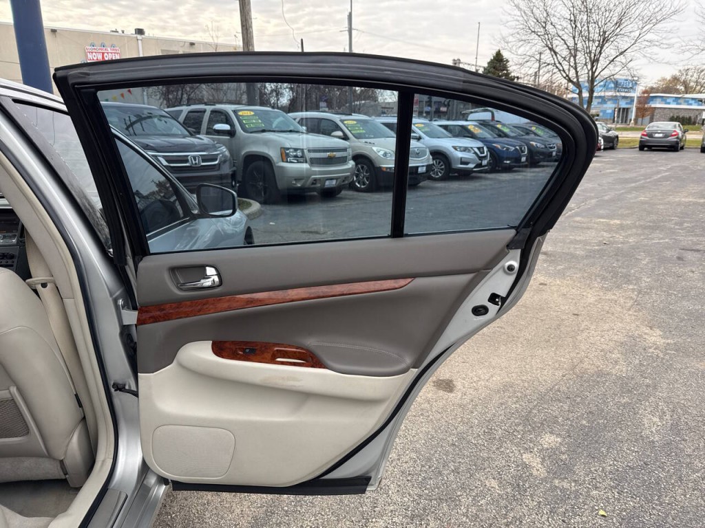 2010 INFINITI G37 Image 12