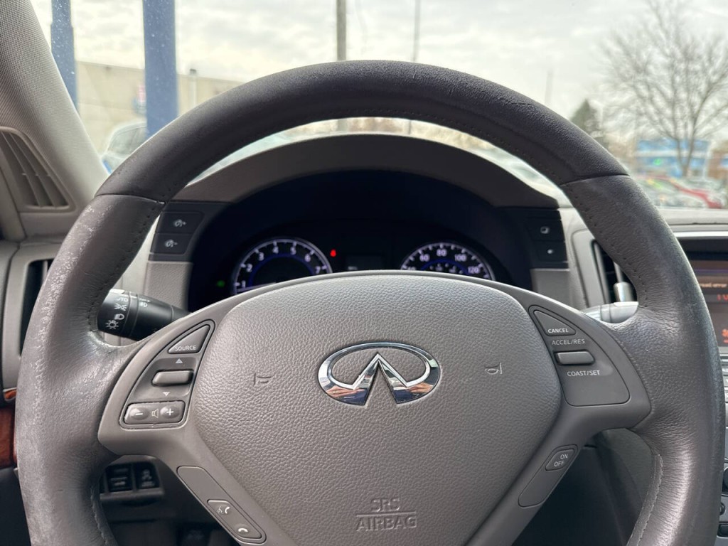 2010 INFINITI G37 Image 19