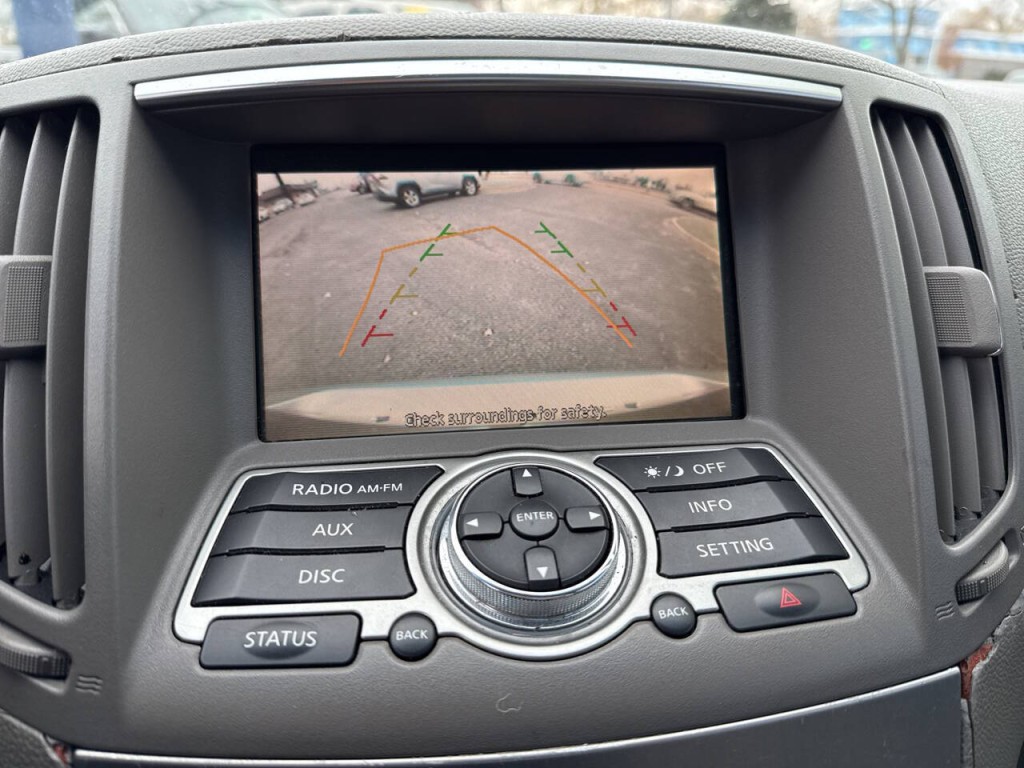 2010 INFINITI G37 Image 24