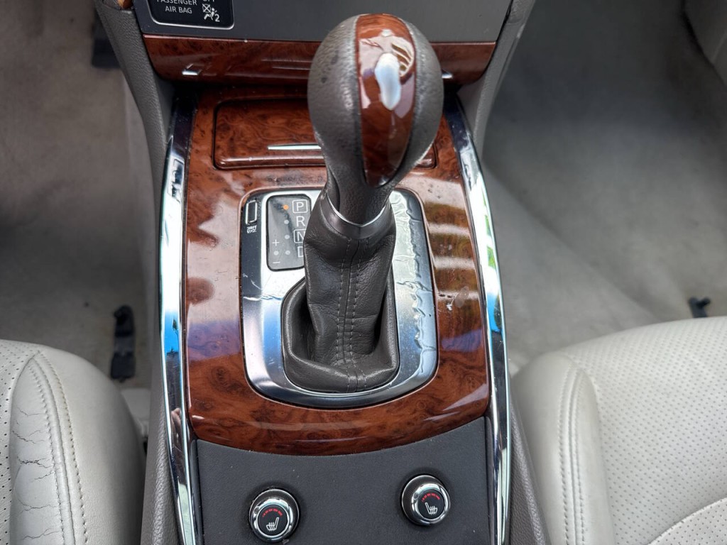2010 INFINITI G37 Image 25