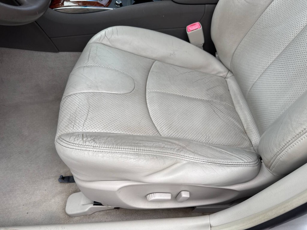 2010 INFINITI G37 Image 28