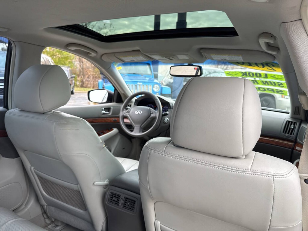 2010 INFINITI G37 Image 32