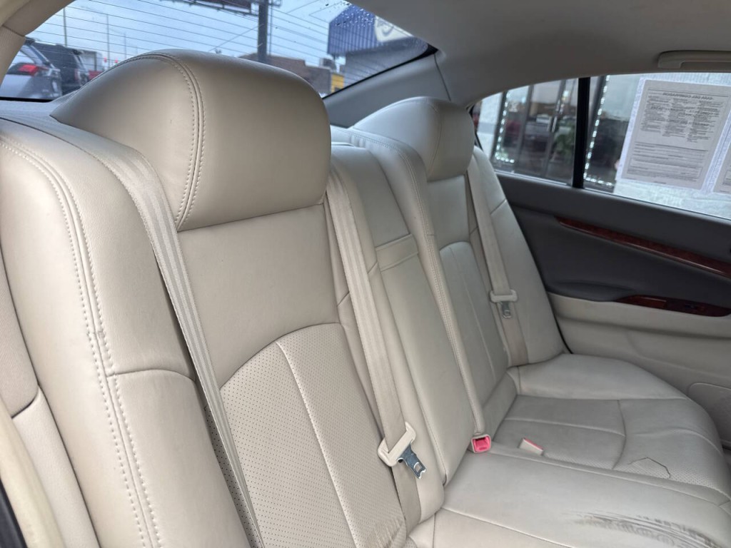 2010 INFINITI G37 Image 34