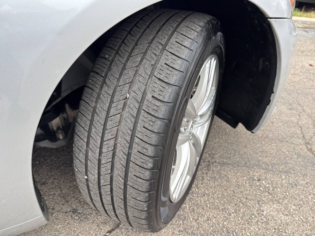 2010 INFINITI G37 Image 37