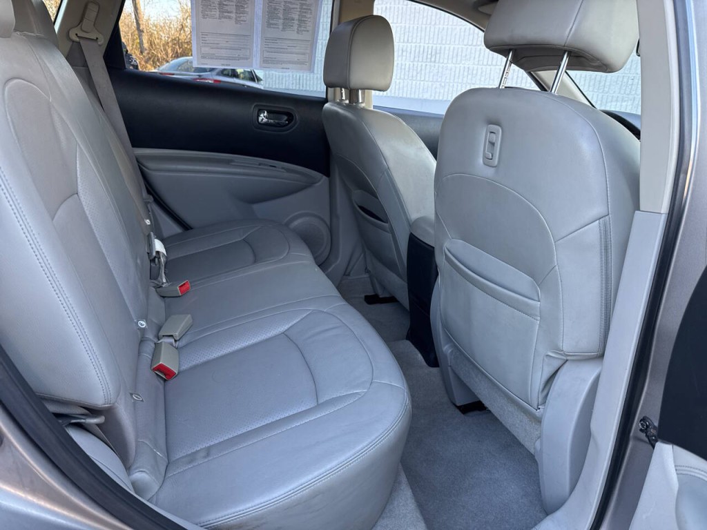 2013 Nissan Rogue Image 37