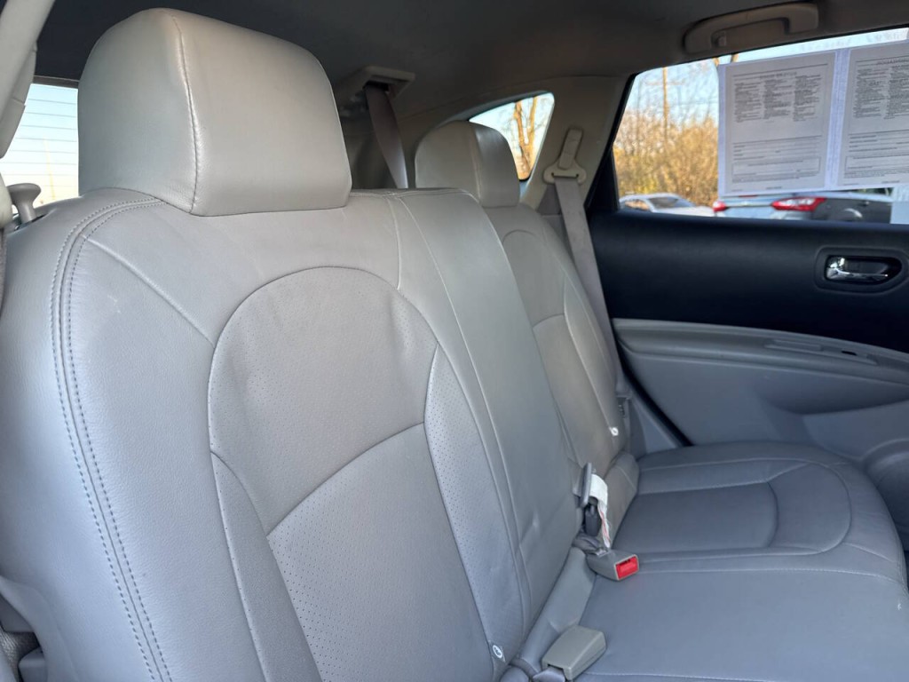 2013 Nissan Rogue Image 39