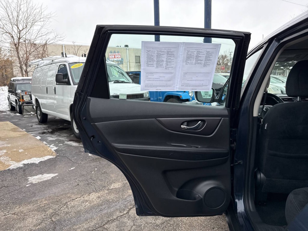 2016 Nissan Rogue Image 14