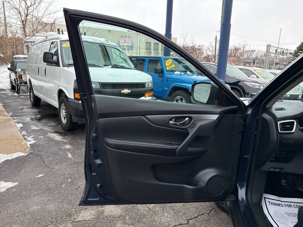 2016 Nissan Rogue Image 15