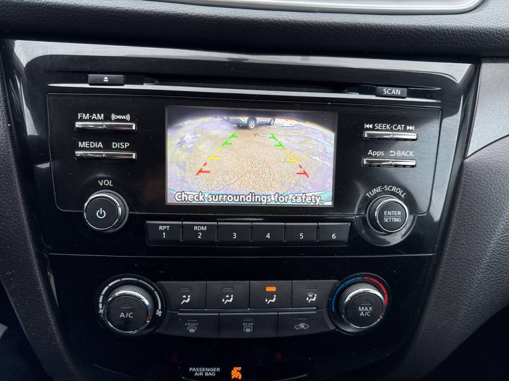 2016 Nissan Rogue Image 24