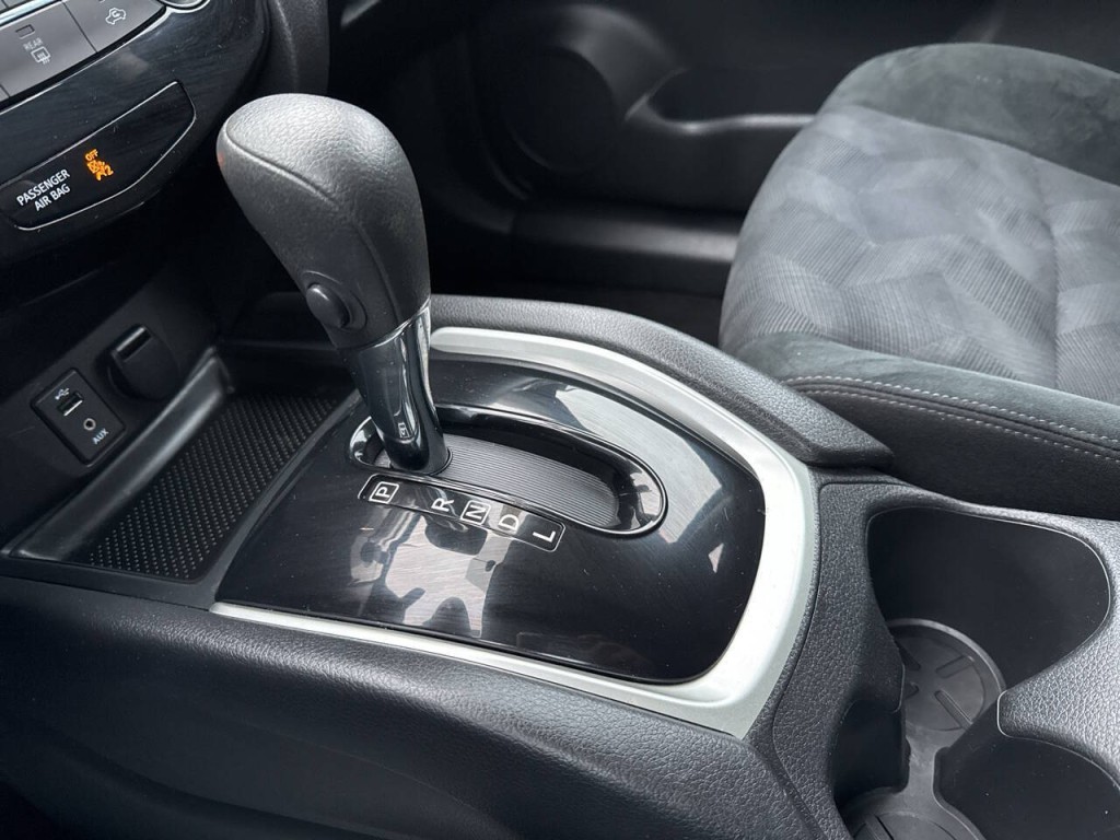 2016 Nissan Rogue Image 27