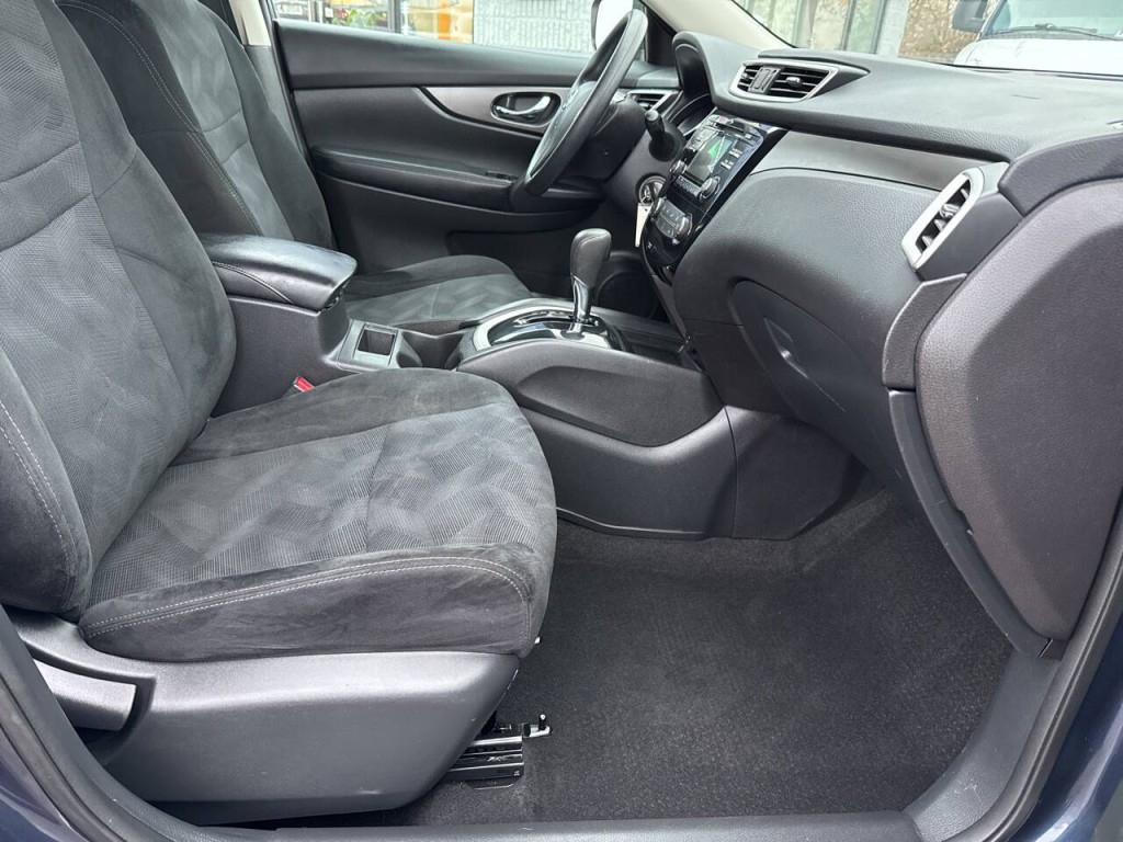 2016 Nissan Rogue Image 33