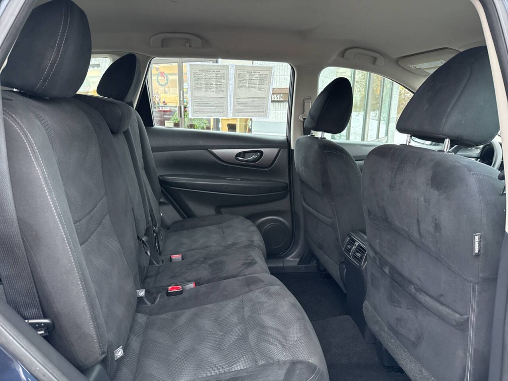 2016 Nissan Rogue Image 40